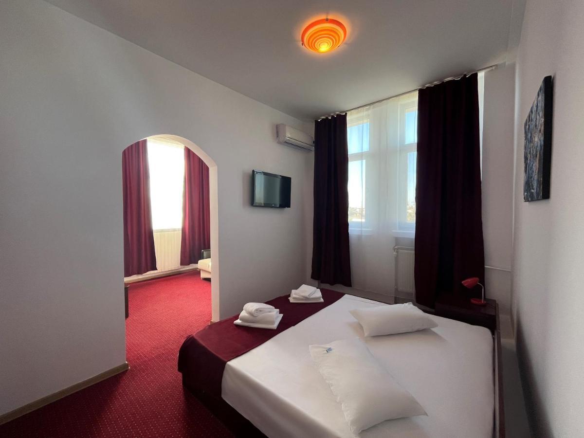 Hotel Tineretului Bukarest Exteriör bild